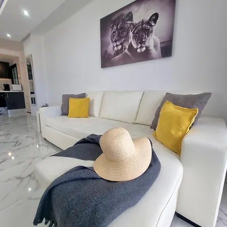 Playa Torviscas 2-bed, 2-bath With Pools & Jacuzzi *