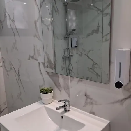 Playa Torviscas 2-bed, 2-bath With Pools & Jacuzzi Costa Adeje (Tenerife)